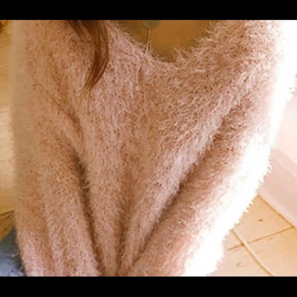 🔹LAST 1🔹Oversized Fuzzy Pink Sweater - Picture 2 of 3